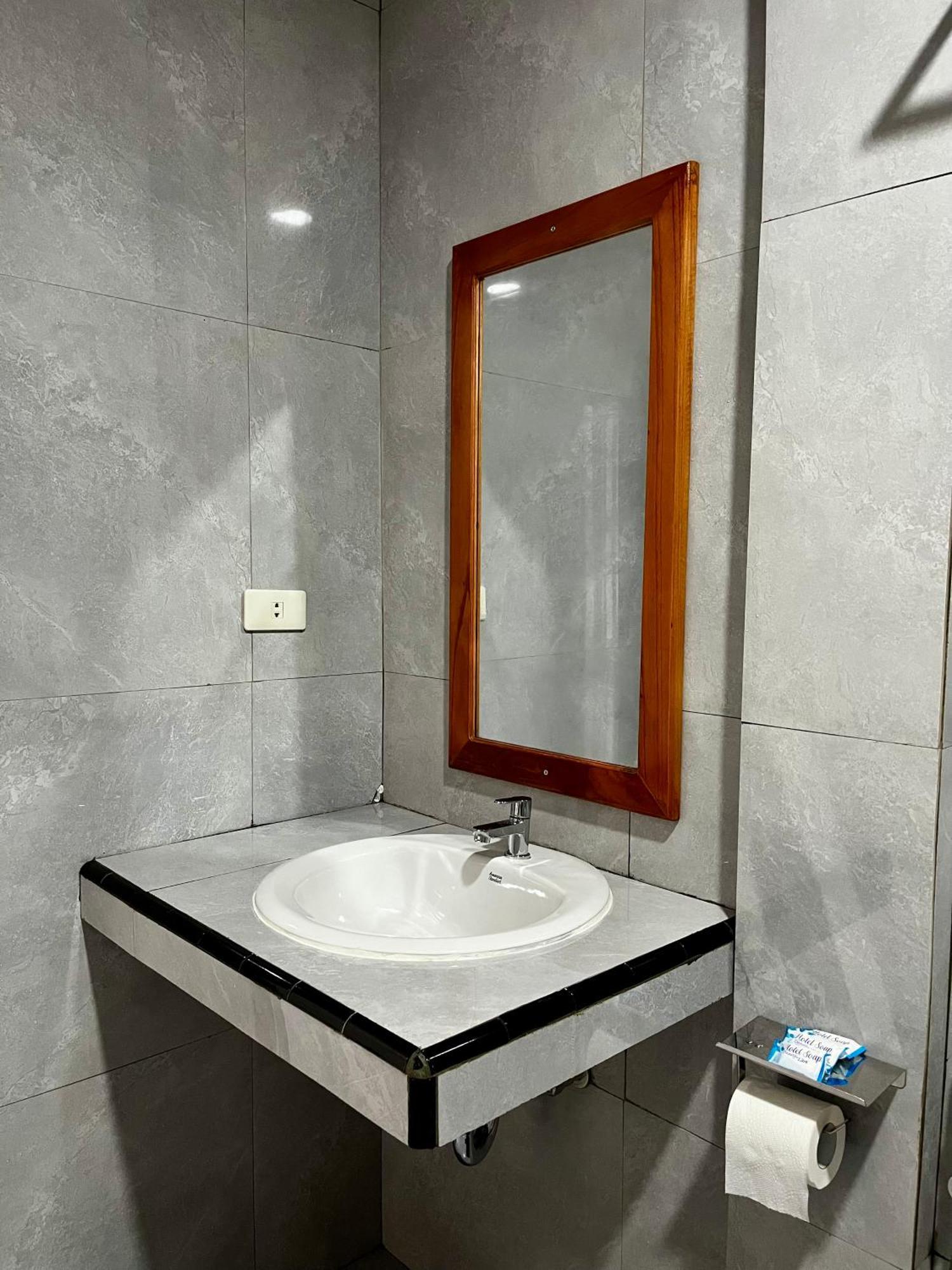 Gokhon Guest House Tuk Tuk Exterior photo
